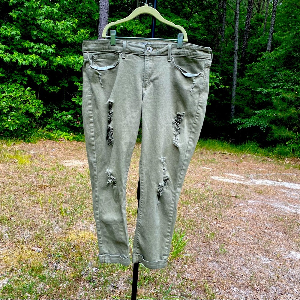 DENIZEN by Levi’s lowrise boyfriend ankle cut capri green jeans pants distressed